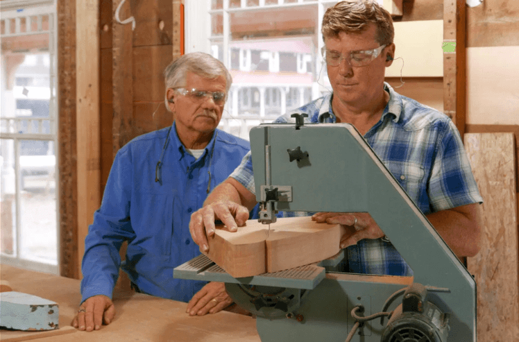 Cutting curves with a band saw