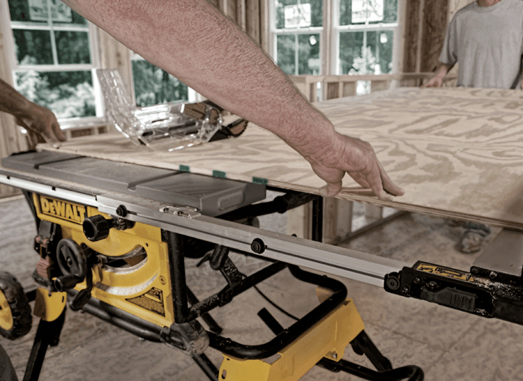 Making adjustments on the DWE7491RS is quick and effortless