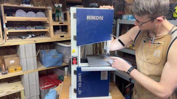 Rikon 10‑305 offers performance that rivals larger machines