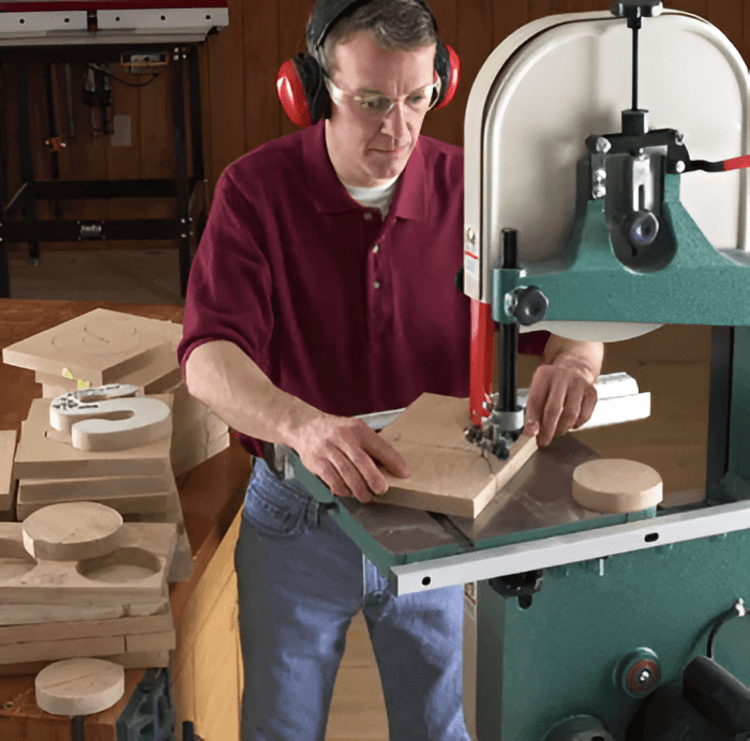 The G0555 executes each cut with smooth, predictable consistency